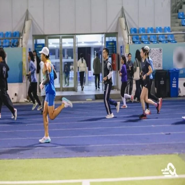 中超争冠集团赛程解析：关键阶段谁能后来居上